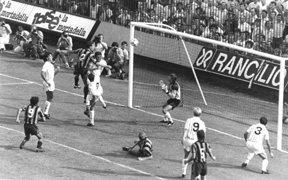 Inter-Pisa 3-1 nel campionato 1985/86. Lo zio stacca e segna di testa. Rcs quotidiani